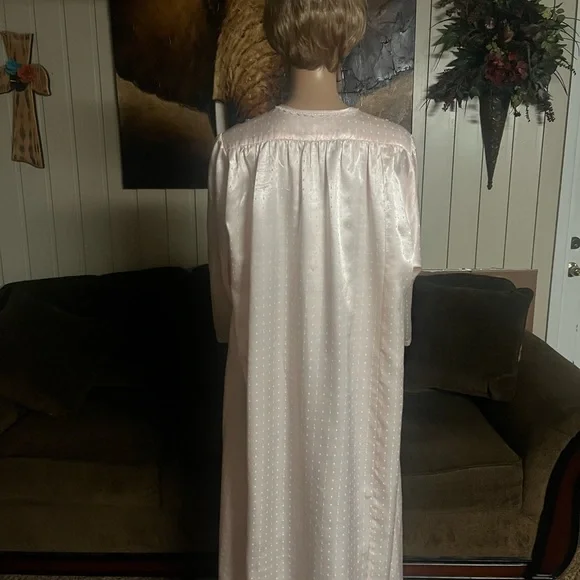 Vintage~ Christian Dior ~Size Large Pink Elegant Nightgown